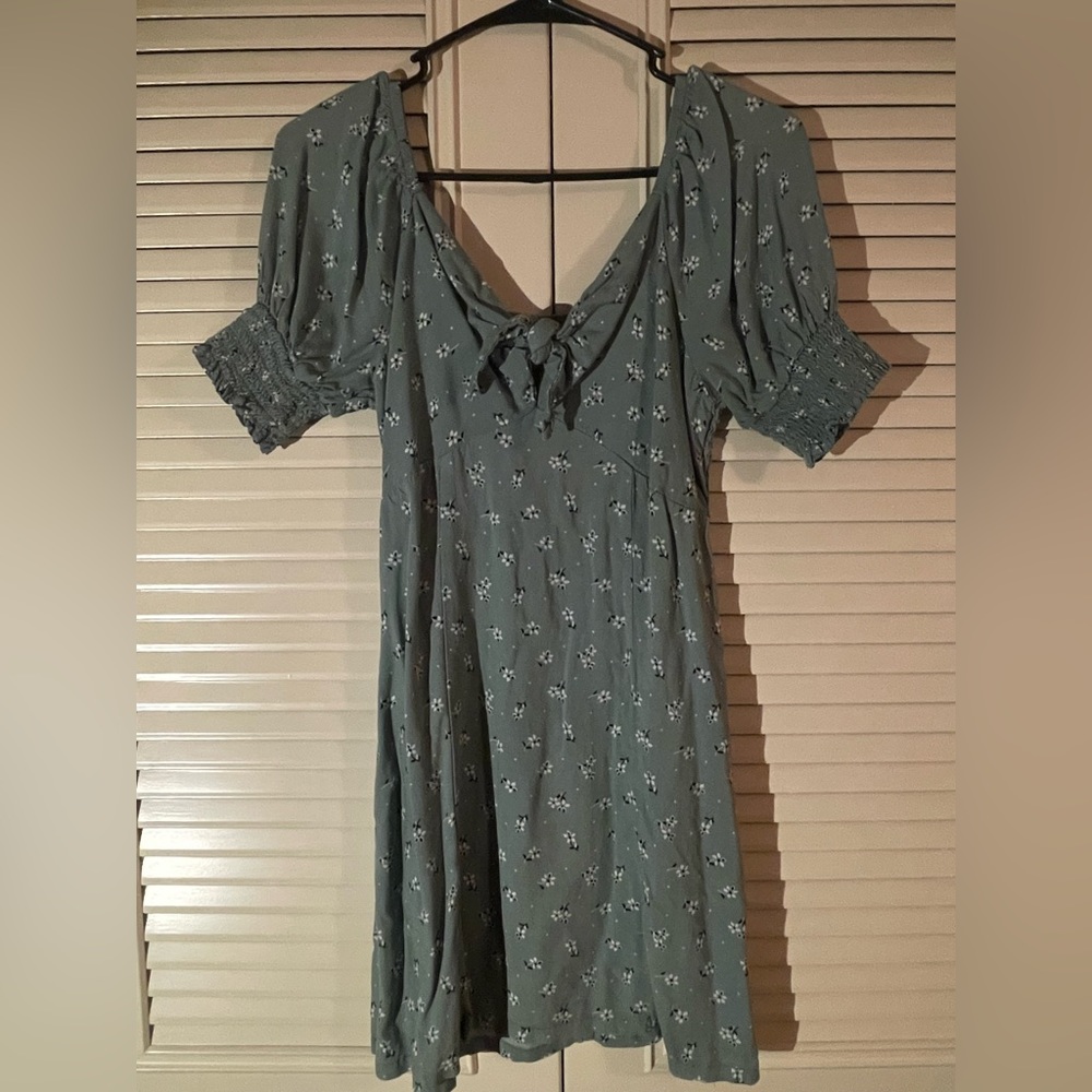 mini dress, green with white floral, pockets, mimi chica